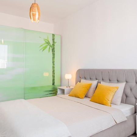 Lovely Apartment With City View Bucharest Exterior photo
