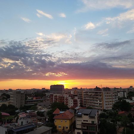 Lovely Apartment With City View Bucharest Exterior photo