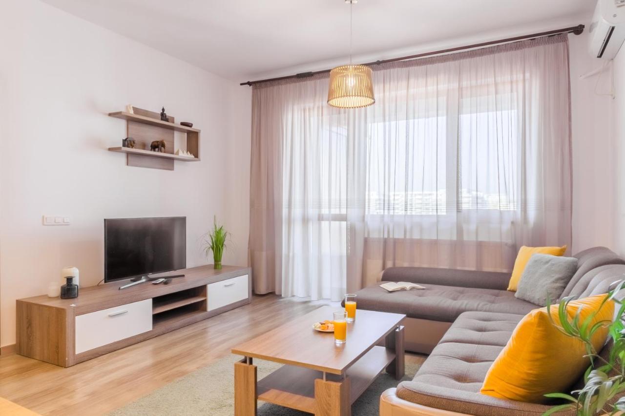 Lovely Apartment With City View Bucharest Exterior photo