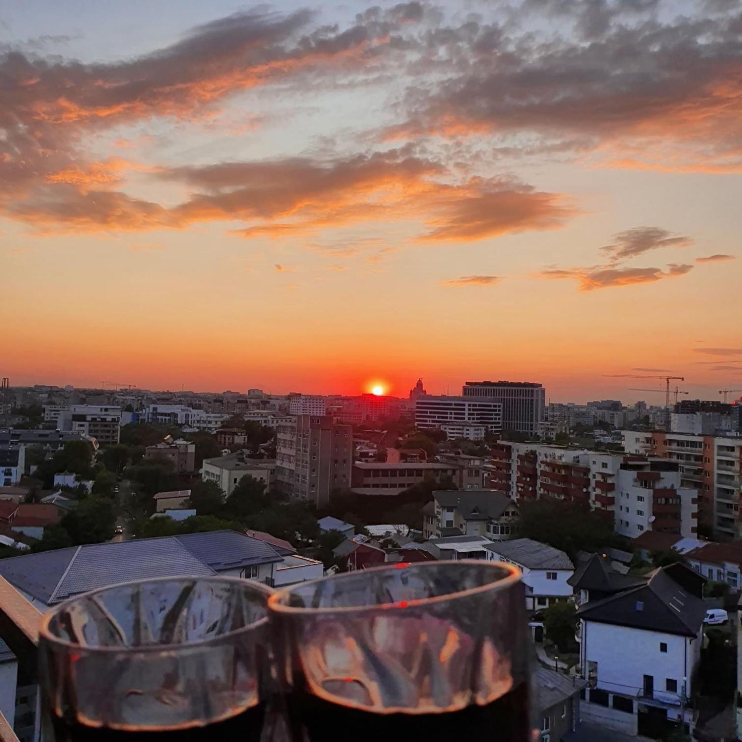 Lovely Apartment With City View Bucharest Exterior photo